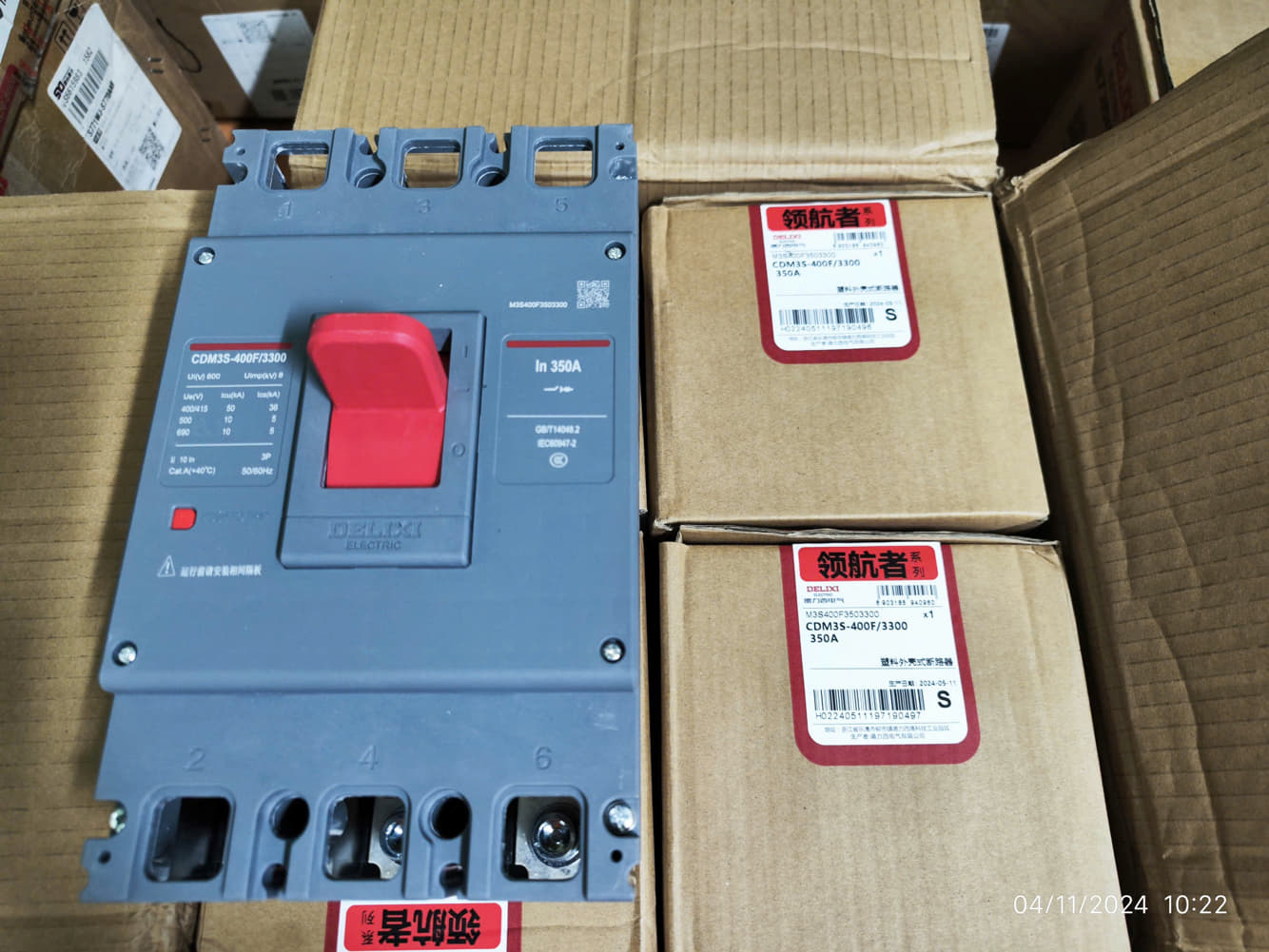 MCCB DELIXI CDM3S-400F/3300 350A/3P